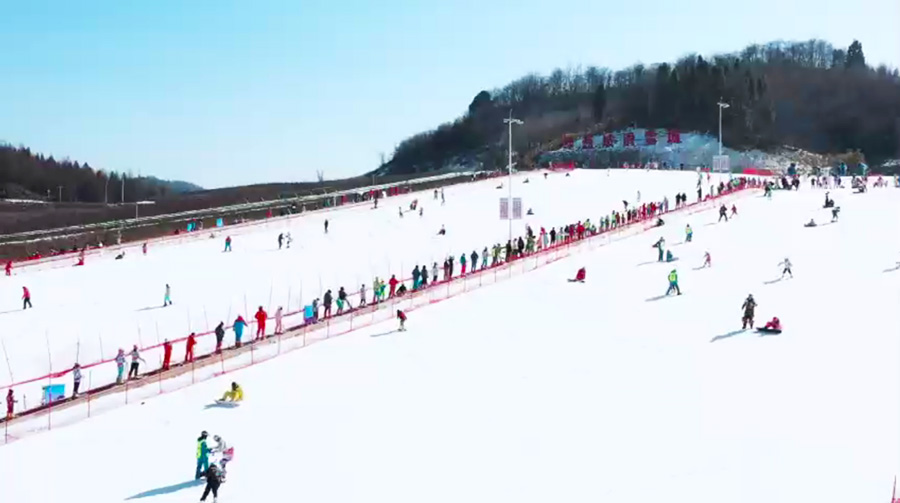 新春走基層丨湖北巴東：高鐵帶火冰雪游